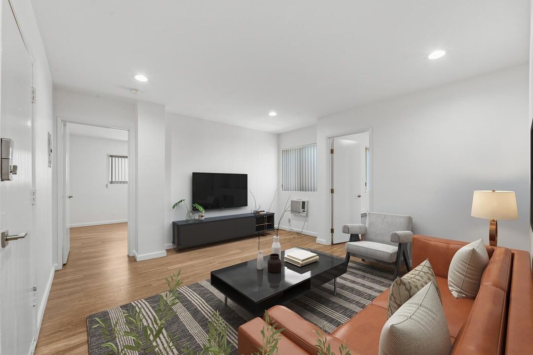 Photo - 925 W 30th St Apartamento Unidad 13