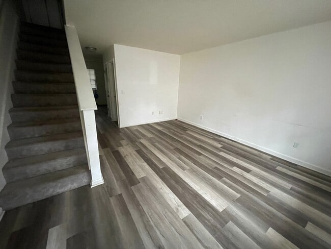 Photo - 108 Kimeran Ln