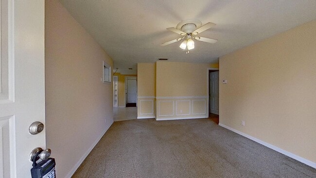 Photo - 4 Bedroom 1.5 Bathroom in Orange Park available early May!