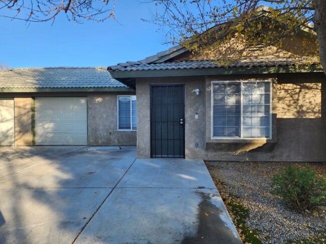 Building Photo - 722 Spring Meadow Ct Unit 1