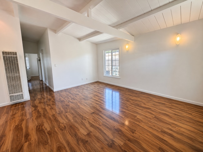 295 Roswell Dr