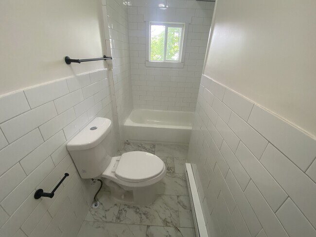 Photo - 28 Pulaski St Unit Apt 3
