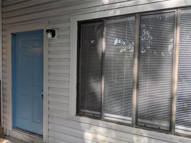 Building Photo - 1020 Howell Ave Unit A7