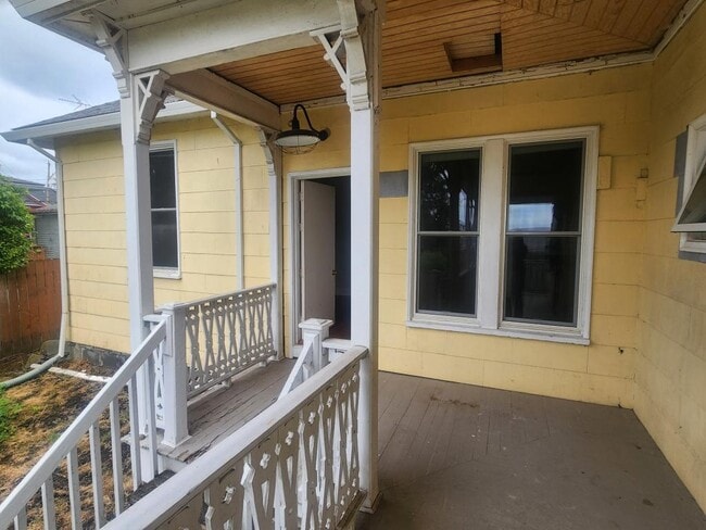 Photo - 175 S 1st St