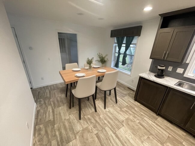 Photo - 16 Belmar St