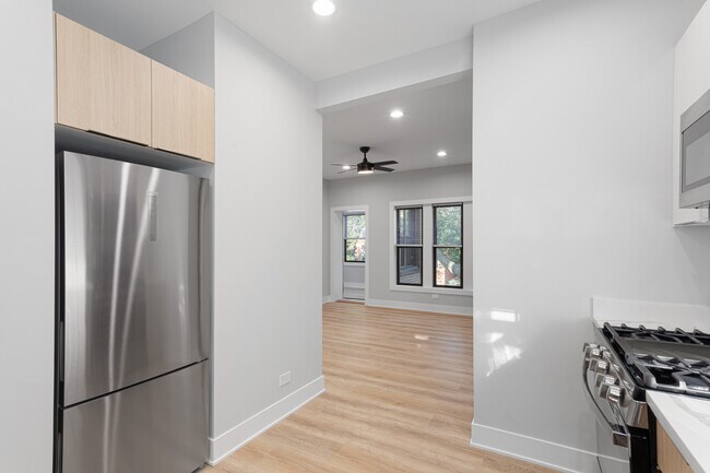 Photo - 6929 N Lakewood Ave Unit 3