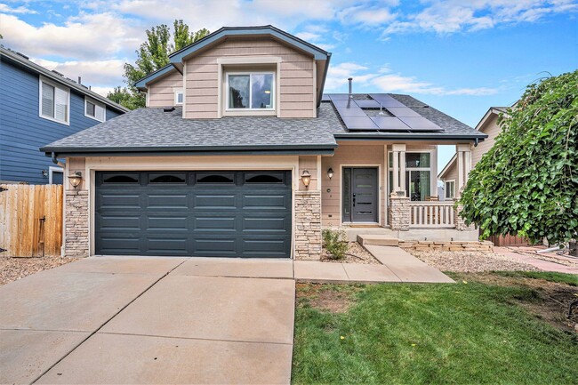 Building Photo - Beautiful 4 Bed, 3.5 Bath Home in Grant Ranch Neighborhood!