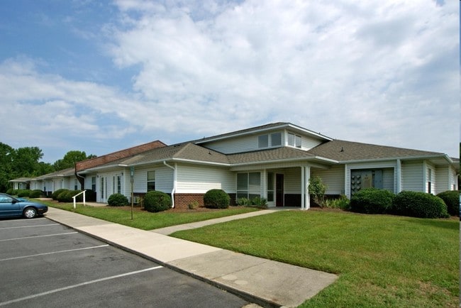Photo - Azalea Gardens Apartments