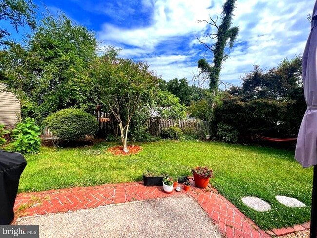 Photo - 9110 Drake Pl