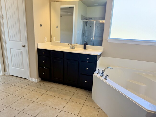 Photo - 288 Benwick Dr