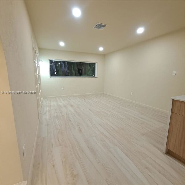 Photo - 5840 SW 51st St