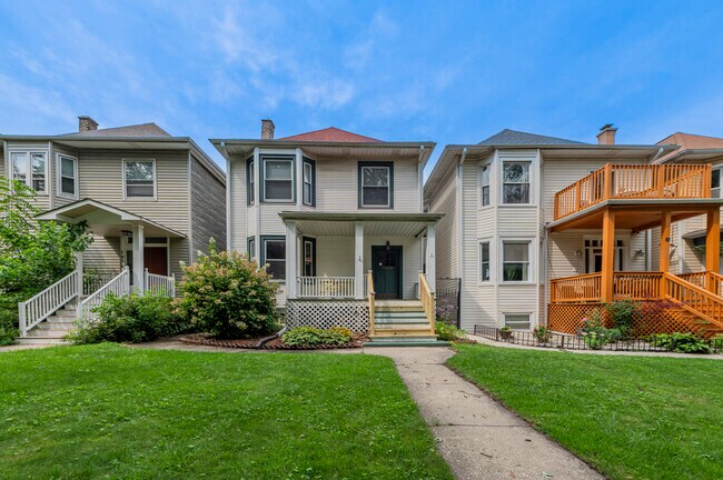 Building Photo - 1932 W Touhy Ave Unit 1