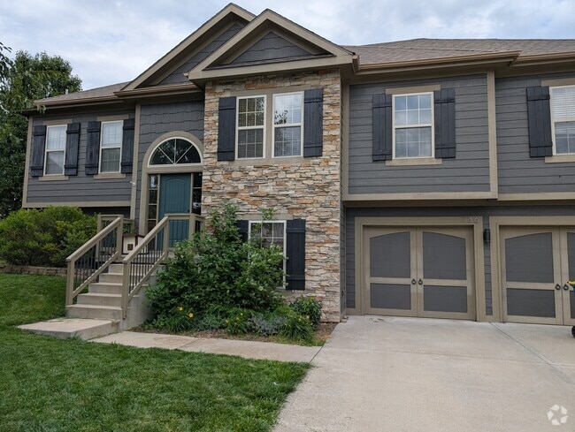 Building Photo - 736 White Tail Ct Rental