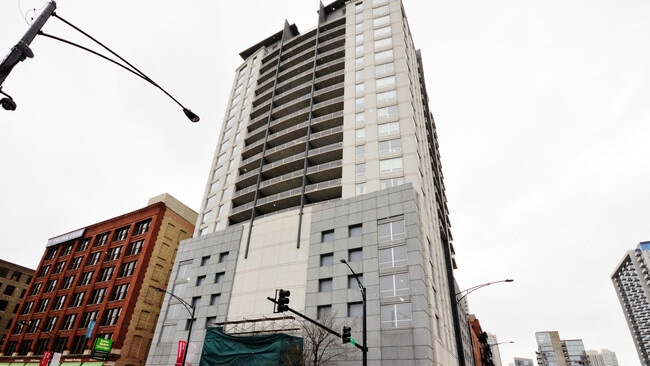 Photo - 330 W Grand Ave Condo Unit 1606