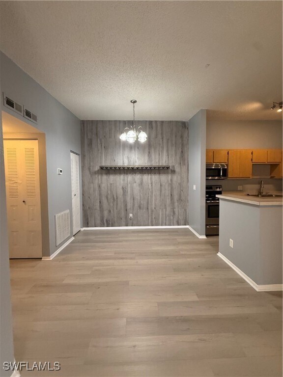 Photo - 6492 Royal Woods Dr Unit 5