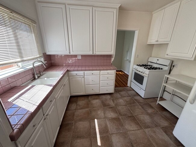 Photo - 214 S Bonita St