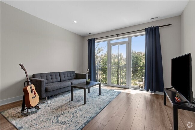 Building Photo - 35 S Hoyne Ave Unit 2C Rental