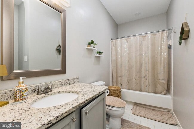 Photo - 46738 Oakmere Terrace