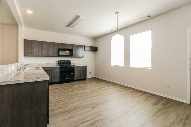 Photo - 2635 Bouvardia Wy