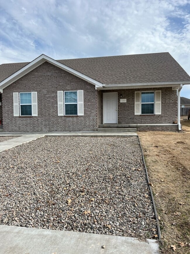 Photo - Nice 3 bedroom, 2 bath brick duplex