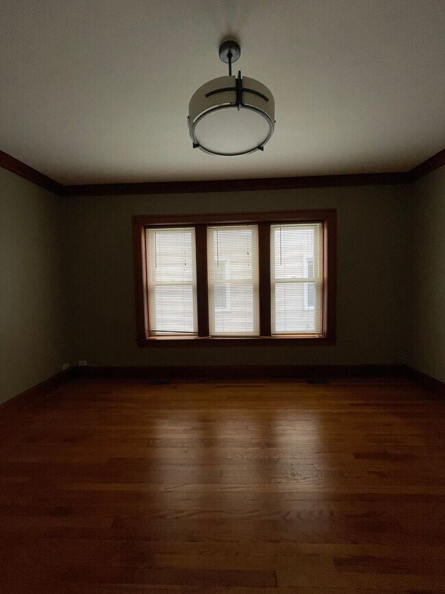 Photo - 3227 N Albany Ave Unidad -1-For Rent