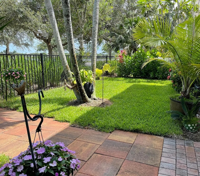 Photo - 560 Tomahawk Ct