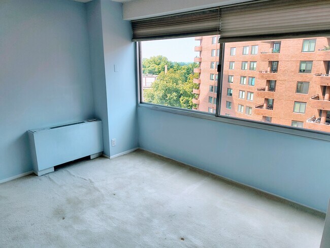 Dining Room - 5500 Friendship Blvd Unit 1516N