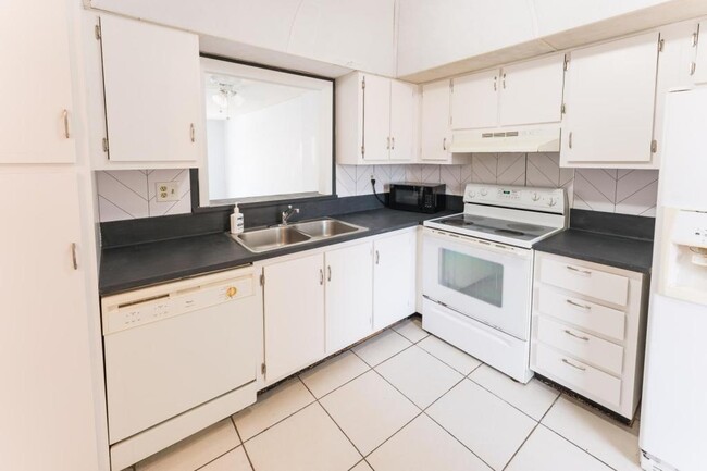 Building Photo - 410 NW 68th Ave Rental