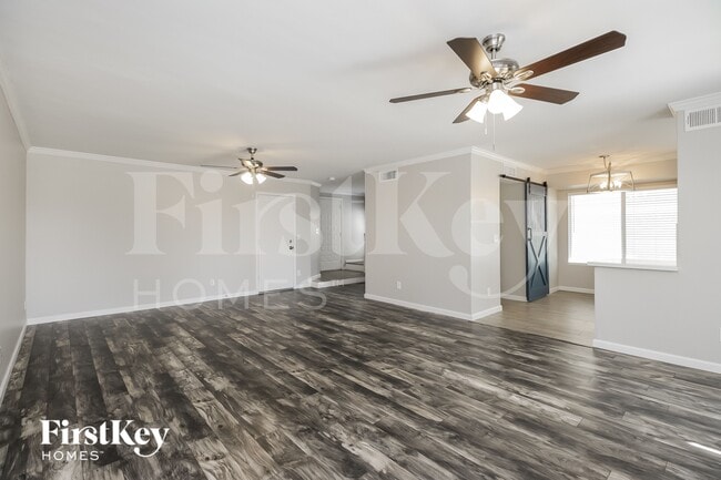 Photo - 5359 E Elmwood St
