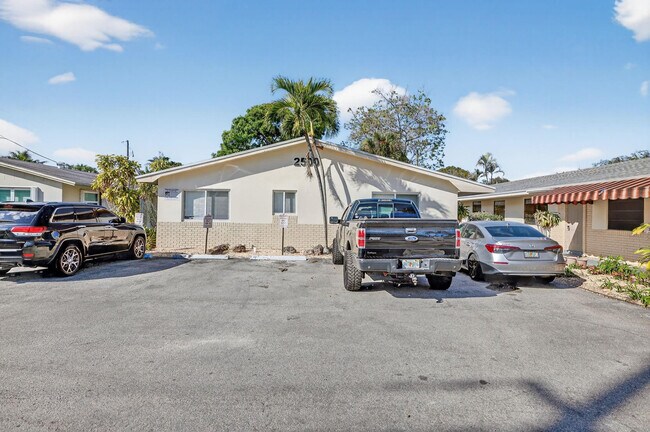 Photo - 2500 SW 18th Terrace Unit 2