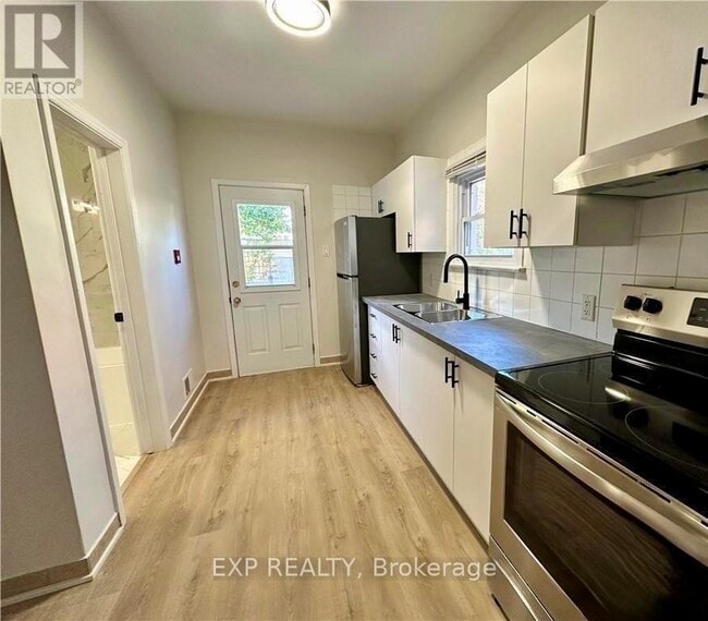 Photo - 162 Ivy Crescent