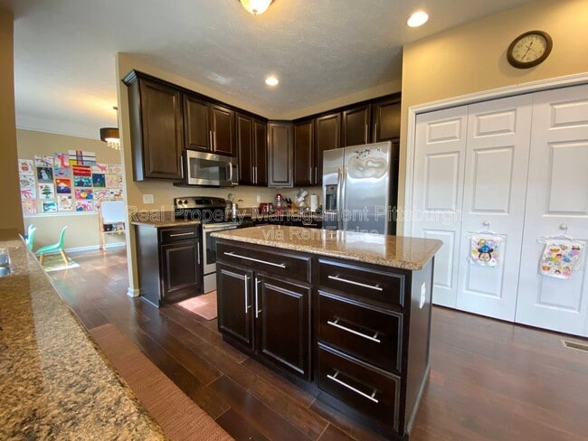 Photo - 449 Beech Dr