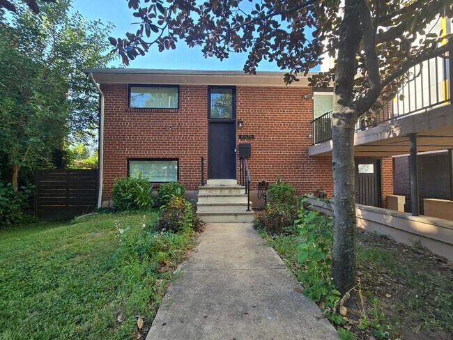 Photo - 4575 Blaine St NE