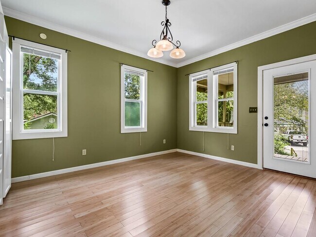 Photo - 1325 Branch St House