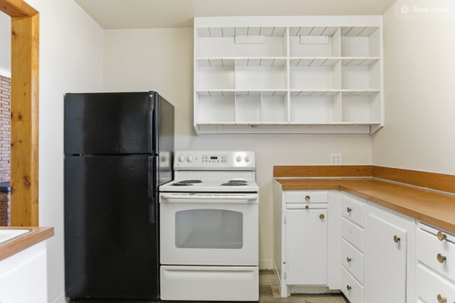 Photo - 466 E Center St