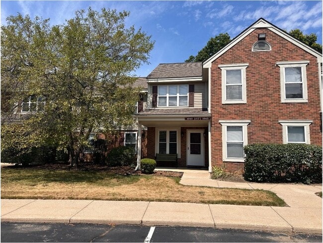 Building Photo - 1642 Emerson Cir