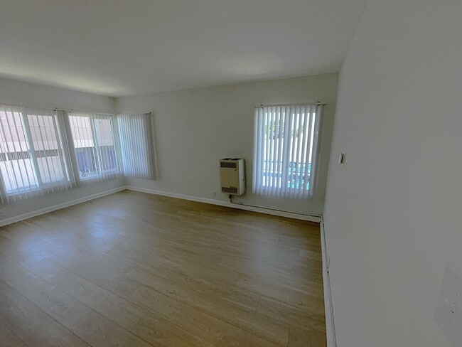 Photo - 855 S Oxford Ave