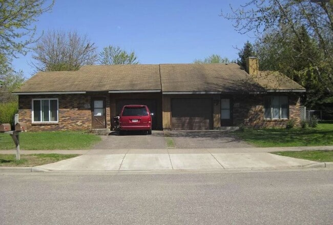 Building Photo - 3625-3627 Livingston Lane Unit 3627 Rental