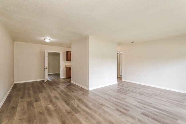 Photo - 6930 Bernay Ave
