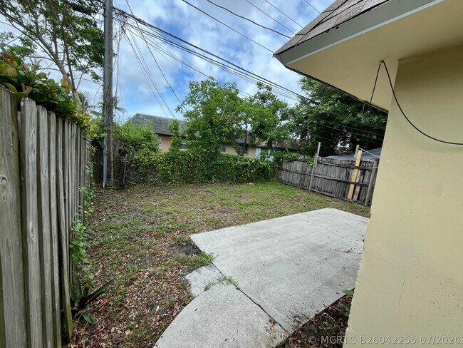 1335 NW 7th Terrace