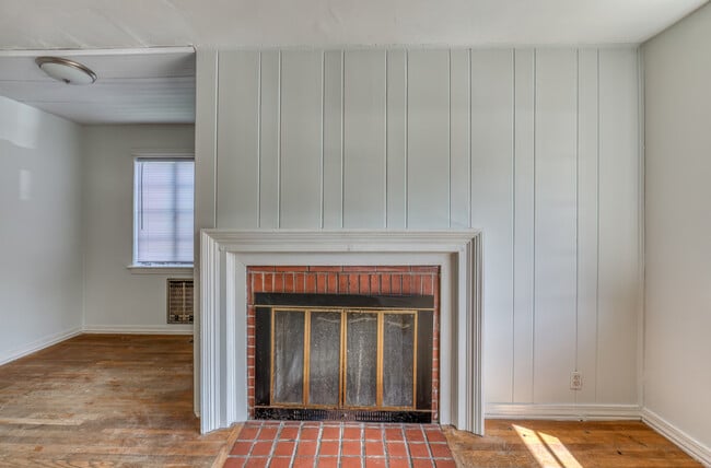 Photo - 1609 E Fairview Ave
