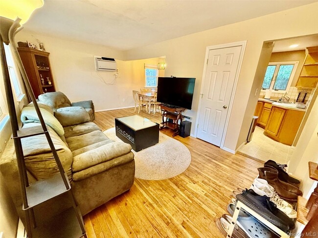 Photo - 22 Van Wicklen Ct