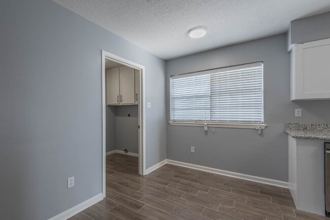 Photo - 423 Gentilly Dr