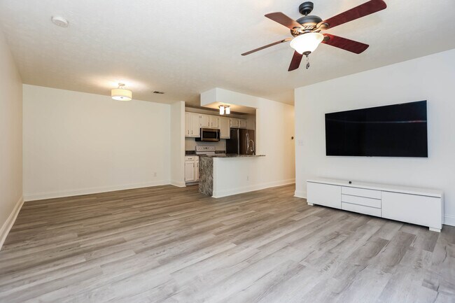 8839 Eagleview Dr