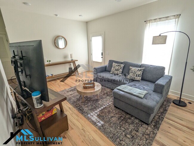 Photo - 1039 W Murray Ave