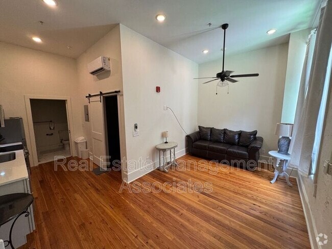 Building Photo - 215 Main St Unit 1B Rental