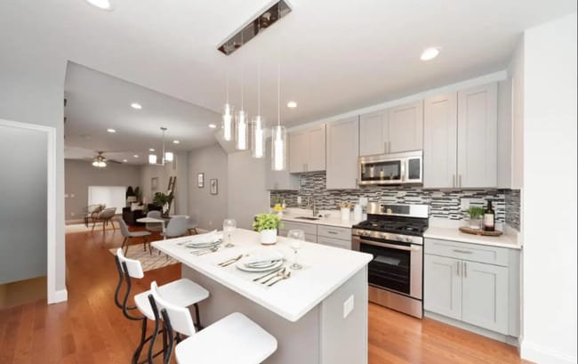 Building Photo - 41X N Linwood Ave