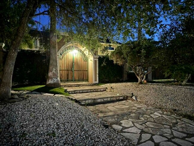 Photo - 3110 Jacaranda Dr