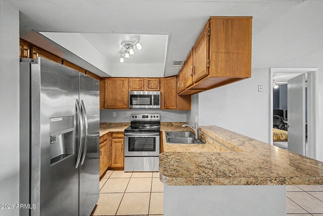 Building Photo - 540 N May Unit 3113