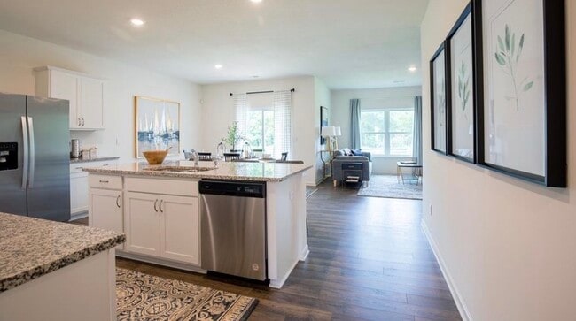 Photo - 185 Daisy Dr